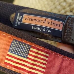 Couldn't be preppier if you tried. Cotton / leather vintage u.s.a. Vineyard vine